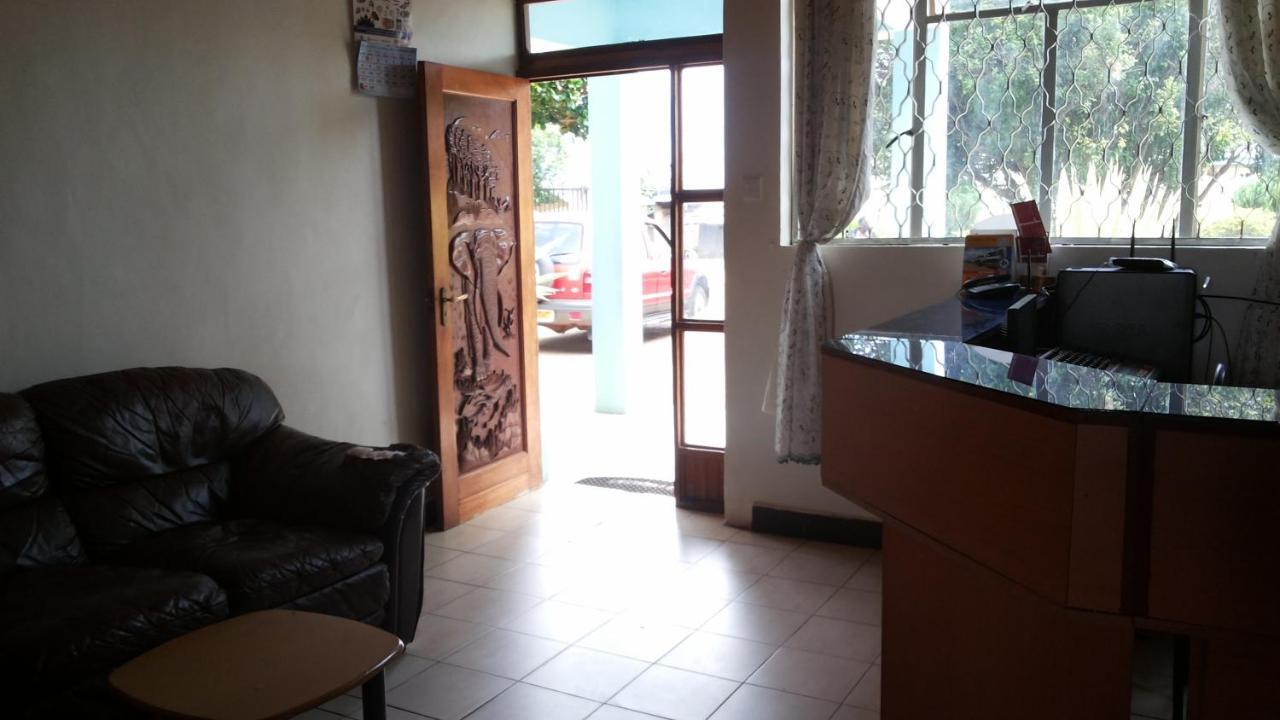 Global Village Hotel Pakwach Extérieur photo