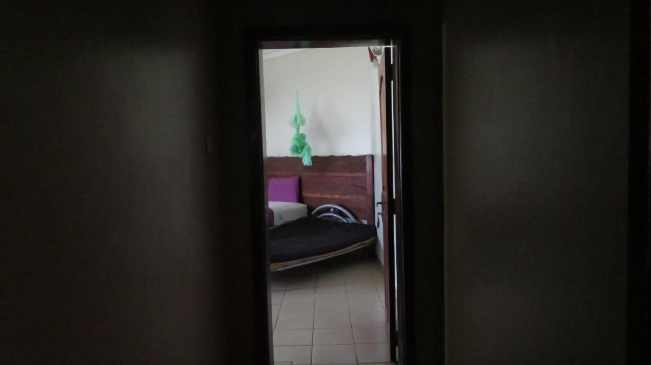 Global Village Hotel Pakwach Extérieur photo