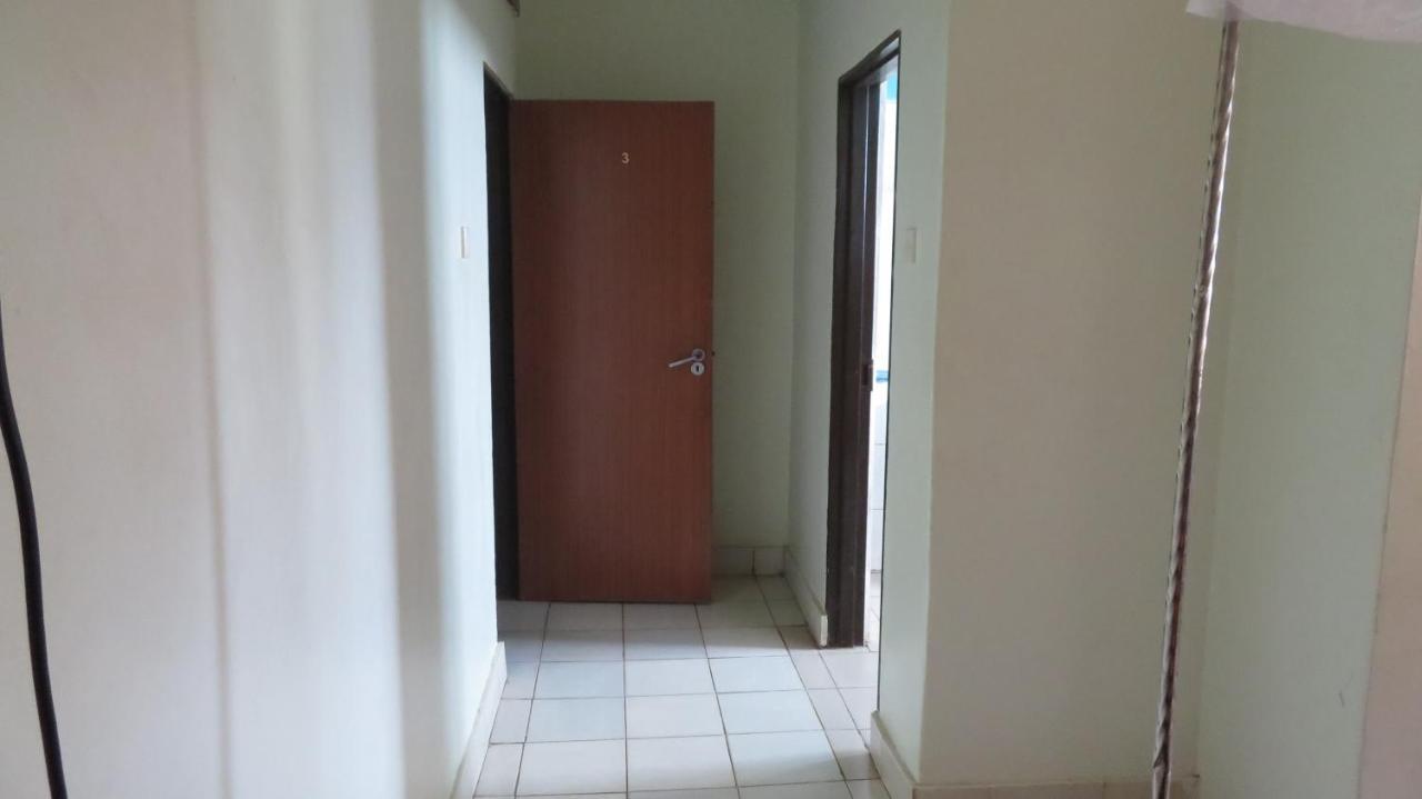 Global Village Hotel Pakwach Extérieur photo